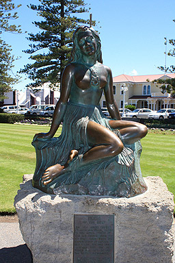 Pania Of The Reef photo