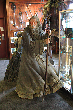 Gandalf statue at Weta Cave photo