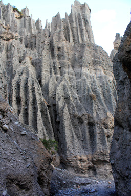 Pinnacles as Dimholt Road photo