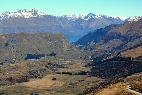 Lake Wakatipu Peek photo