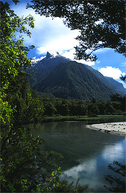 Eglinton River photo