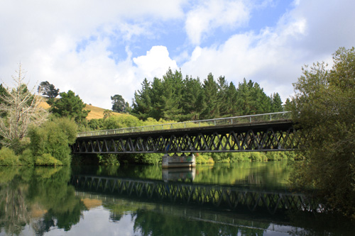 Tutukau Bridge Waikato River photo