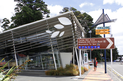 Ohakune Visitor Centre & Signpost photo