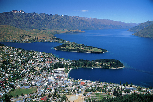 View of Queenstown & Lake Wakatipu photo