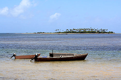 Uninhabited Coral Cay photo